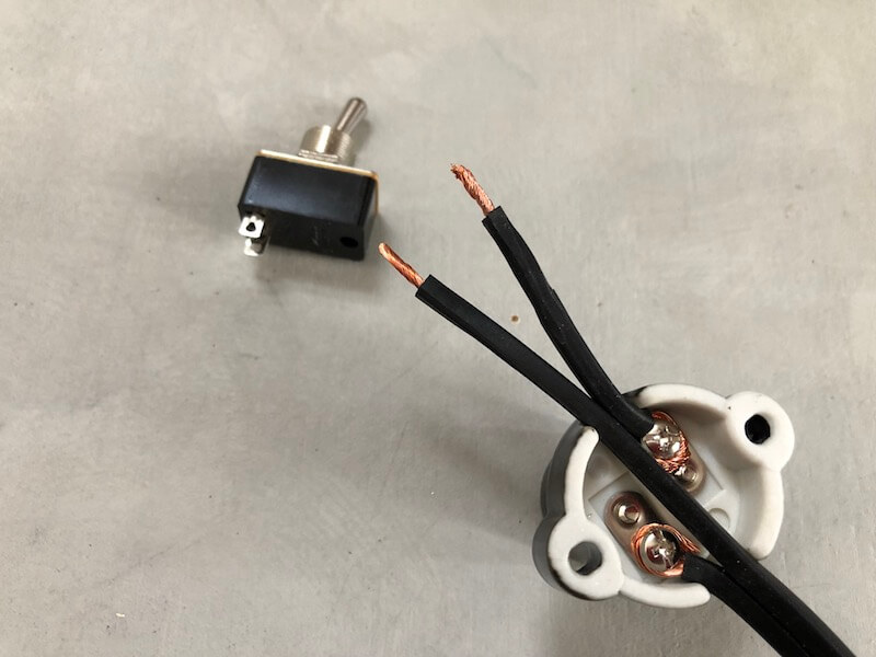 LEDビンテージスタンドライト　配線作業1