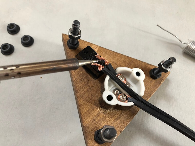 LEDビンテージスタンドライト　配線作業5