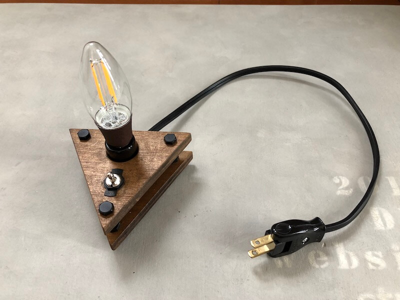 LEDビンテージスタンドライト　完成1