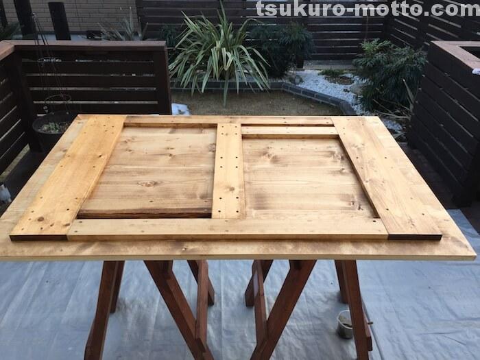 ダイニングテーブルDIY　天板塗装2