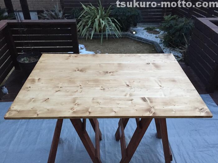 ダイニングテーブルDIY　天板塗装3