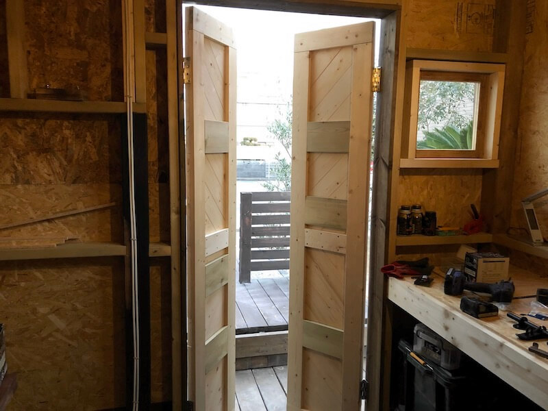 ヘリンボーン扉DIY　扉取り付け2