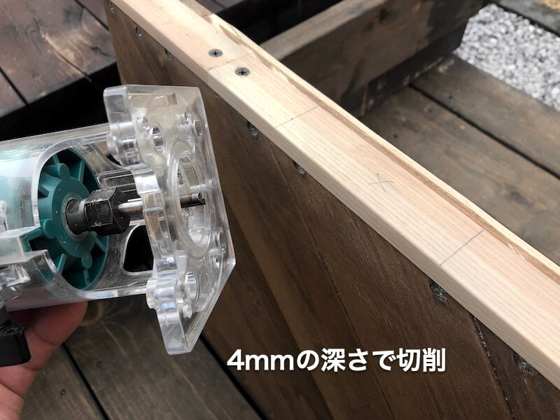 ヘリンボーンドアDIY　蝶番取付2