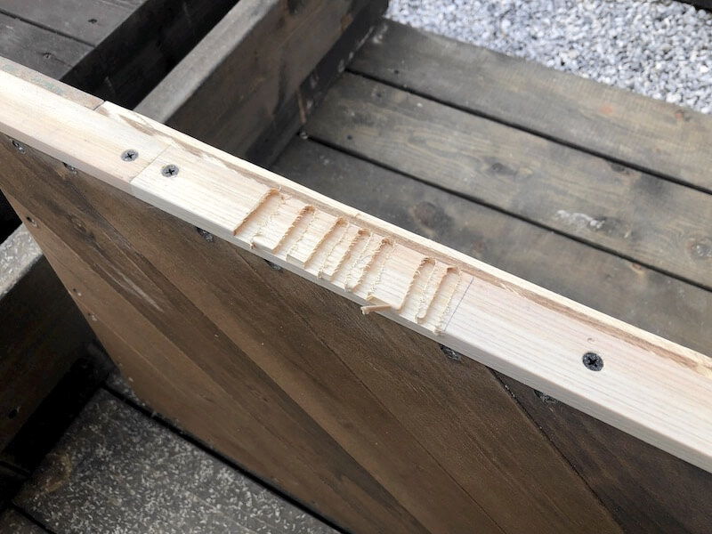 ヘリンボーンドアDIY　蝶番取付3