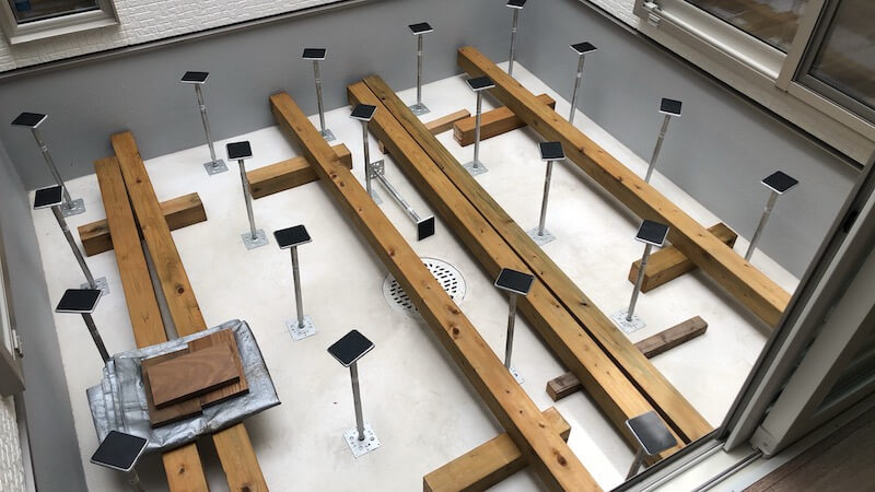 鋼製束ウッドデッキ 鋼製束設置完了