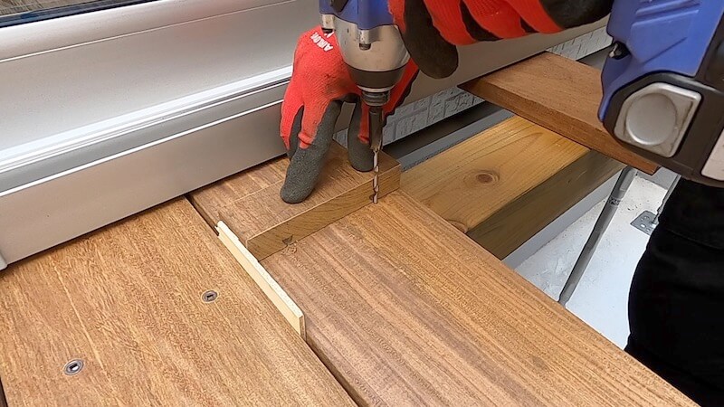 アイアンウッドデッキ製作 床貼り3