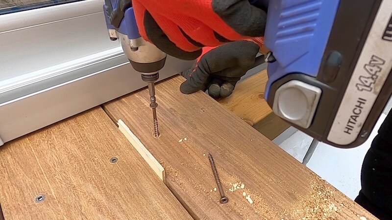 アイアンウッドデッキ製作 床貼り5