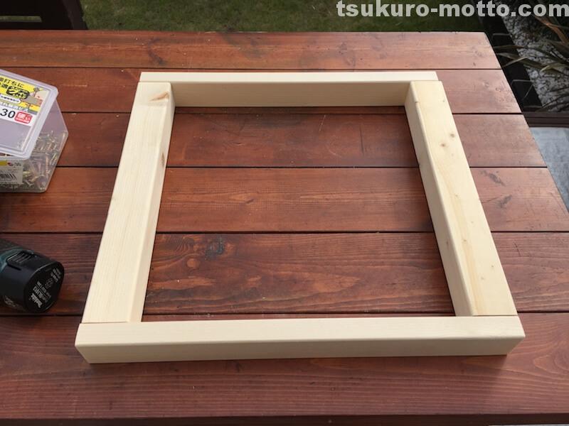 マニッシュ端材テーブルDIY　脚組立5