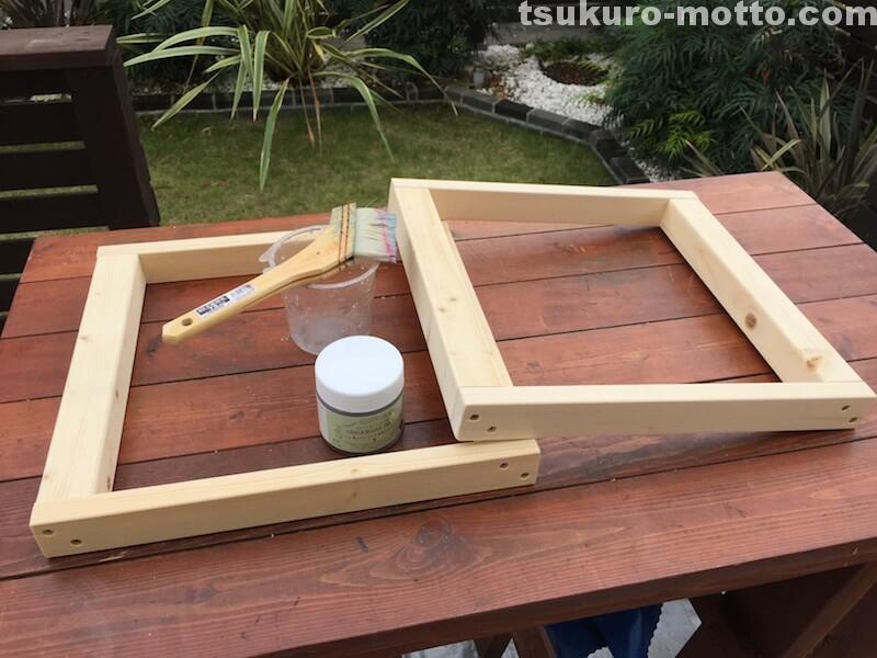 マニッシュ端材テーブルDIY　脚塗装1