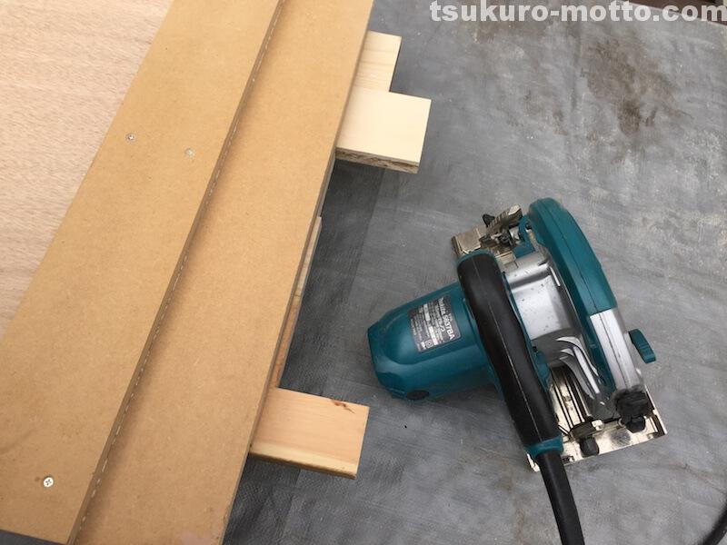 マニッシュ端材テーブルDIY　天板仕上げ1