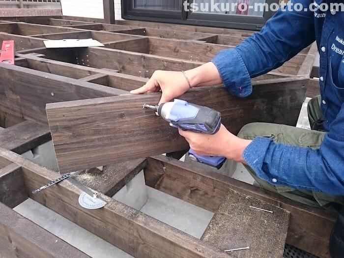 ウッドデッキDIY 2段目デッキ枠の隅切り4